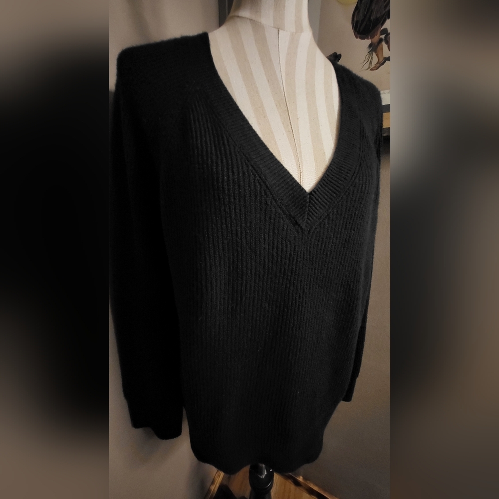 Old Navy Womens XL Brand New Black Super V-neck Sweater Off Shoulder Boho